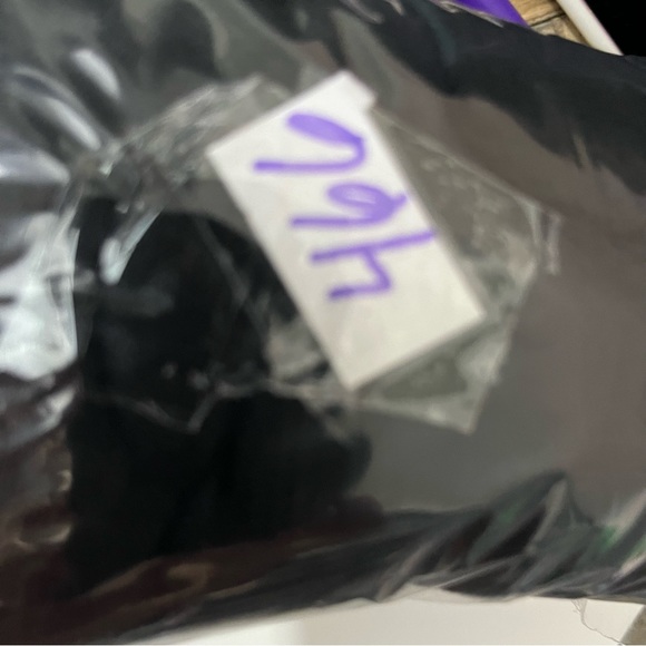 Black Zara V-neck shirt sleeve puffy shoulder top size medium - Picture 6 of 6